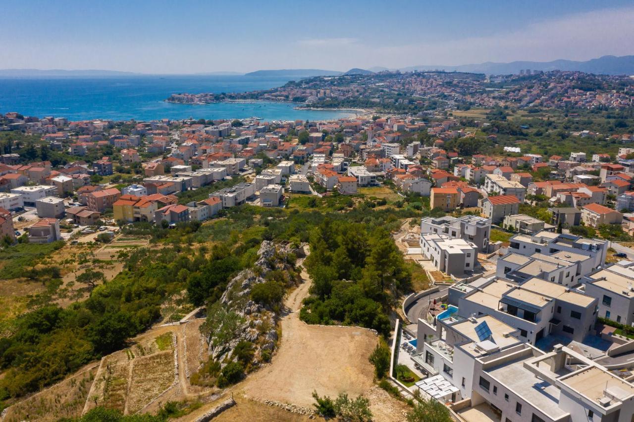 9 * Podstrana