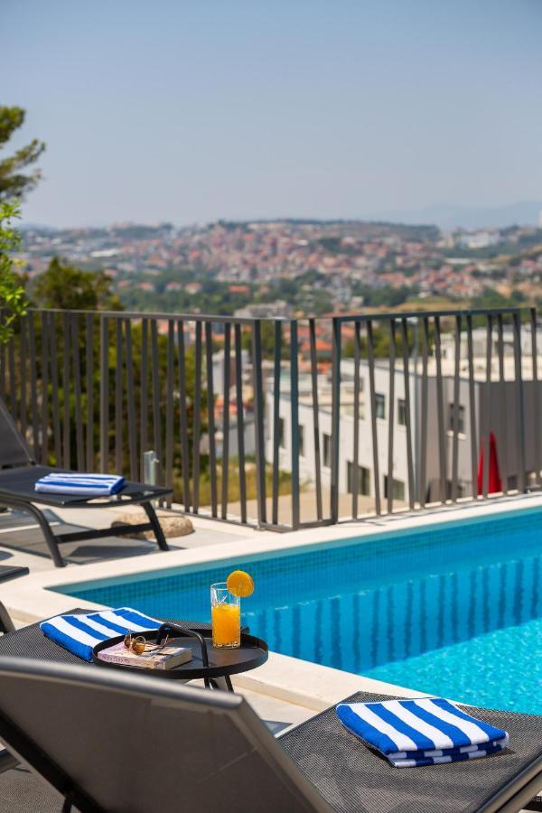 Villa 9 *